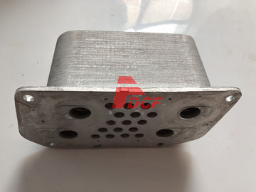 ボルボの掘削機機械部品のためのD6Dエンジン オイル クーラー カバー中心
